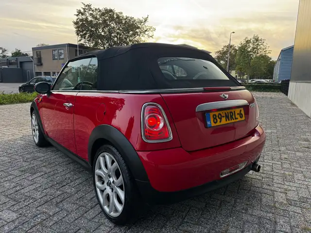 Mini Convertible view 8