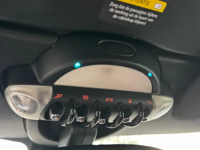 Mini Convertible view 6