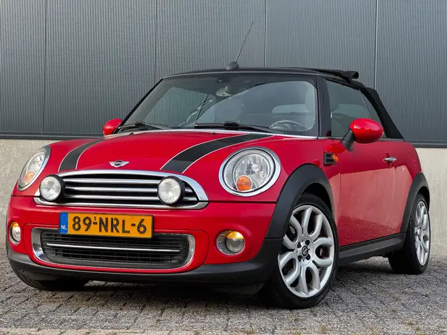 Mini Convertible view 14