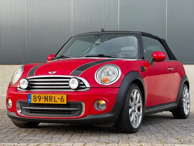 Mini Convertible view 4