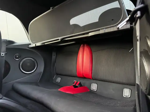 Mini Convertible view 12