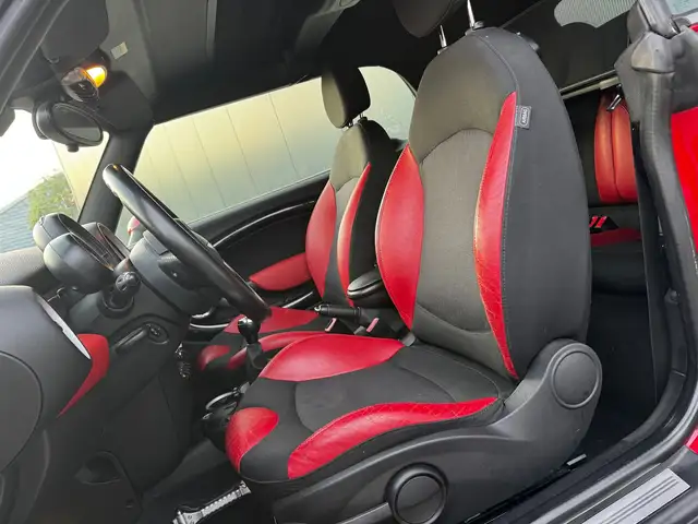 Mini Convertible view 5