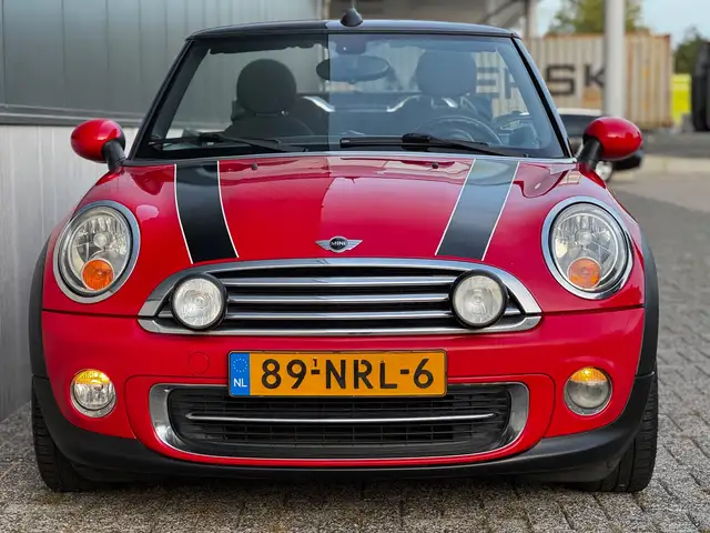 Mini Convertible view 15
