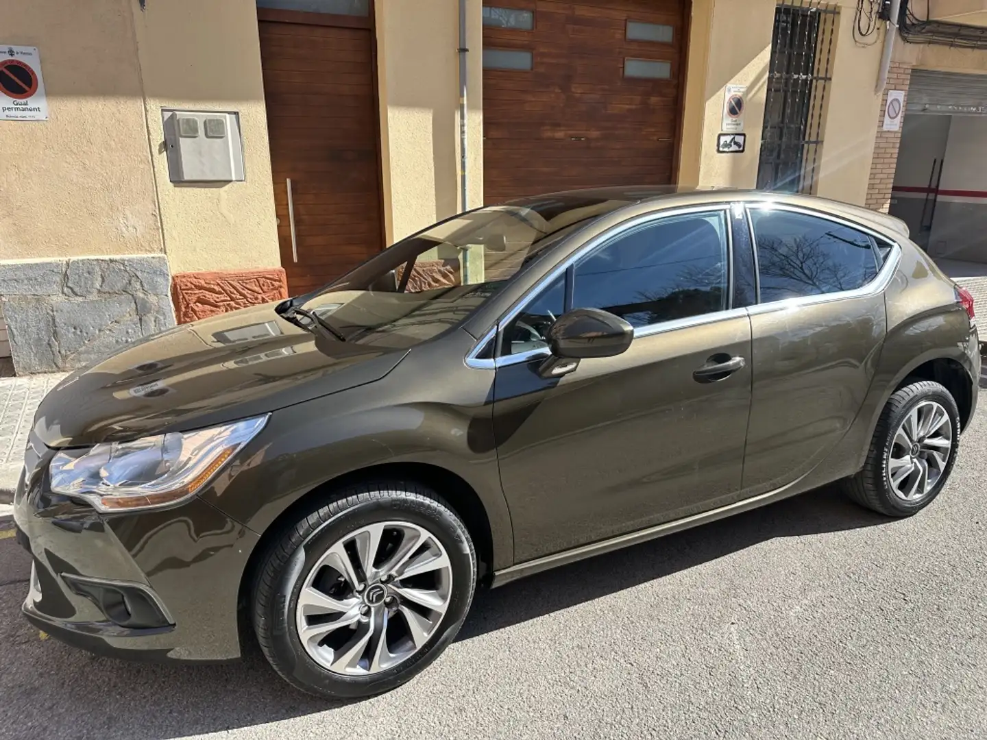 Citroen DS4 1.6e-HDi STT Design CMP 115 Коричневий - 1