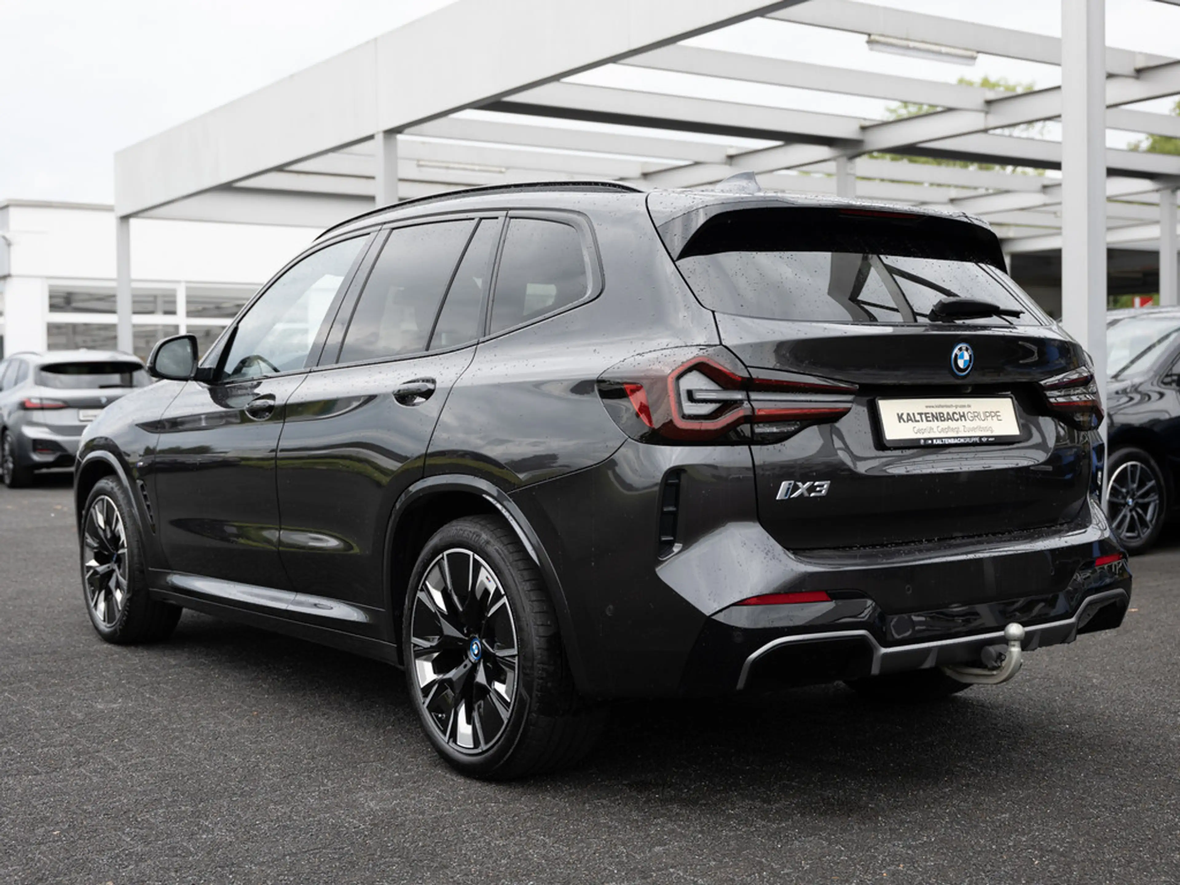 BMW iX3 Impressive FACEL. PANO AHK HUD 360° LASER — photo 12
