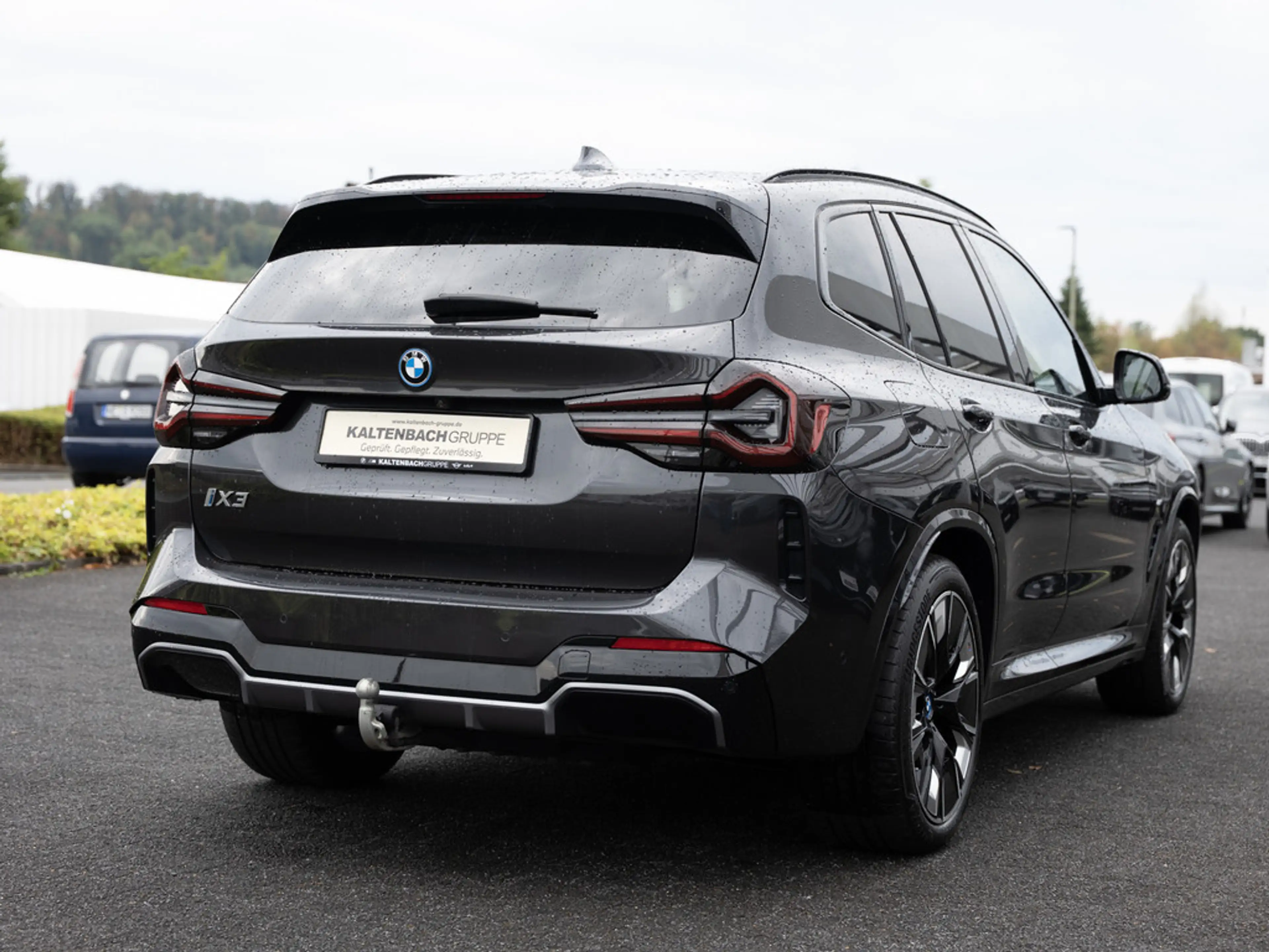 BMW iX3 Impressive FACEL. PANO AHK HUD 360° LASER — photo 10