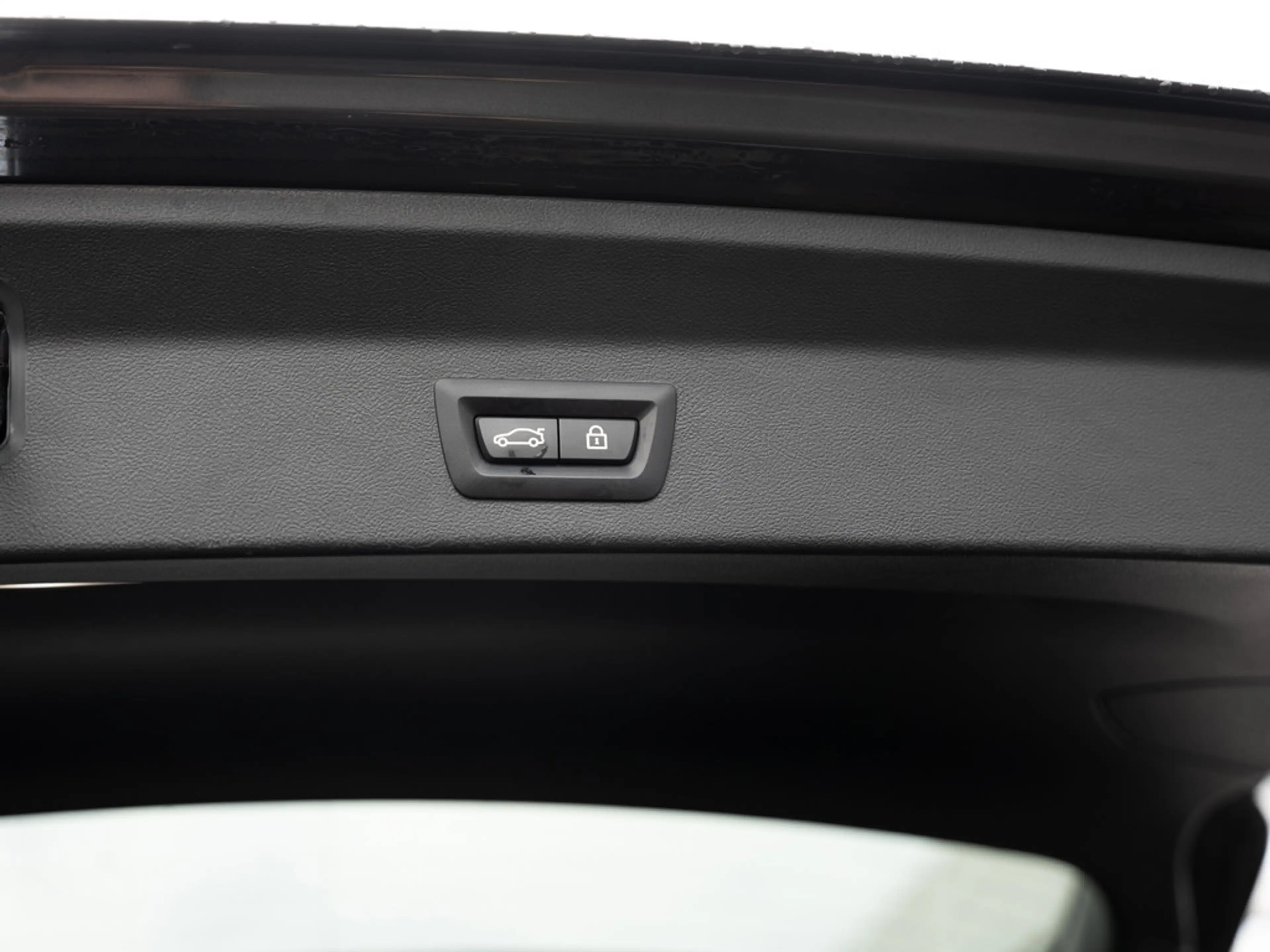 BMW iX3 Impressive FACEL. PANO AHK HUD 360° LASER — photo 4