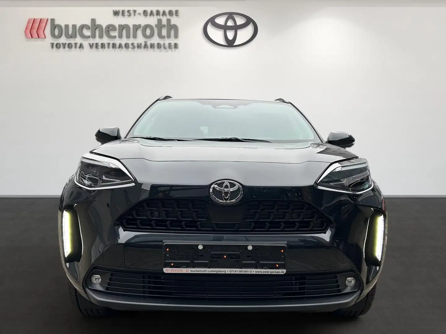 Toyota Yaris Cross Hybrid Team D +Safety-Paket+Winter-P Schwarz - 2