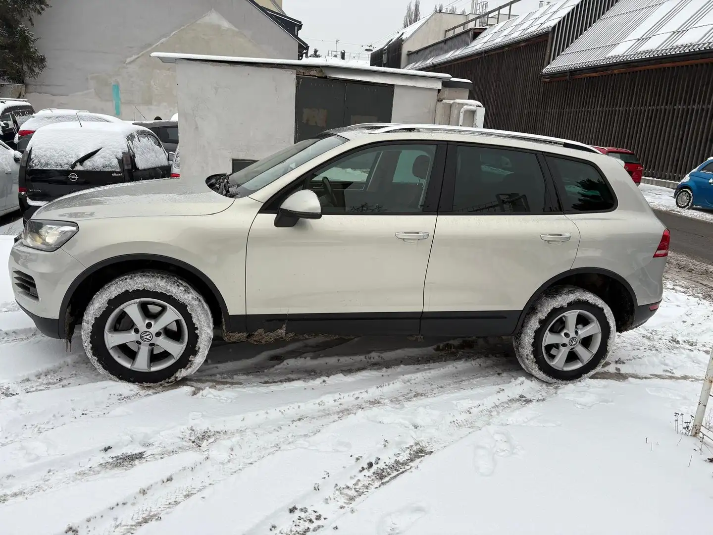 Volkswagen Touareg V6 TDI 4Motion Autom. 239PS Super Ausstattung Silber - 2