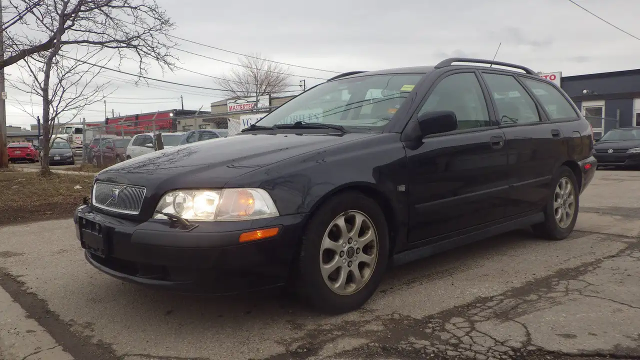 2001 Volvo V40