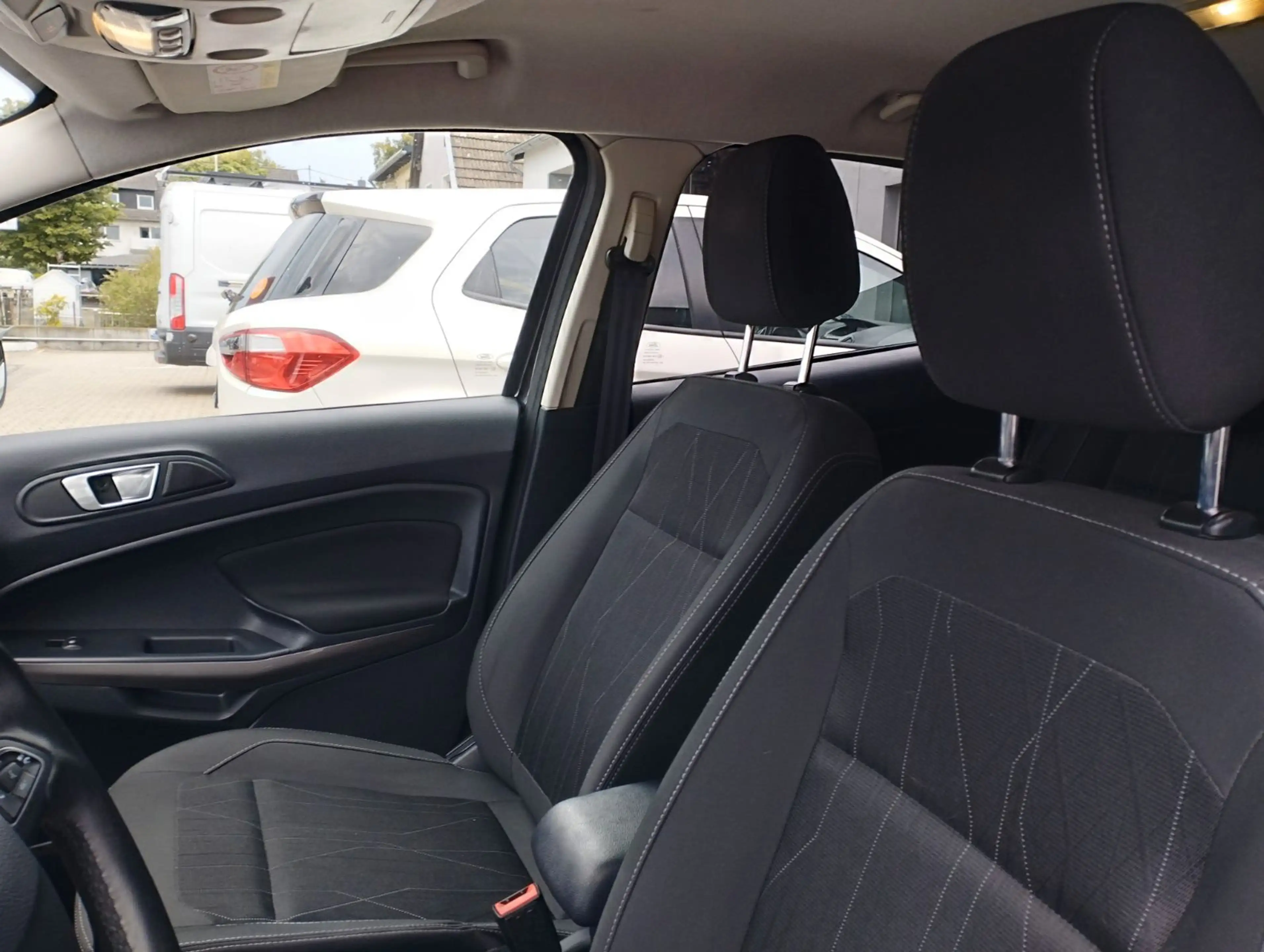 Ford EcoSport Cool & Connect aus 1ter Hand — photo 13