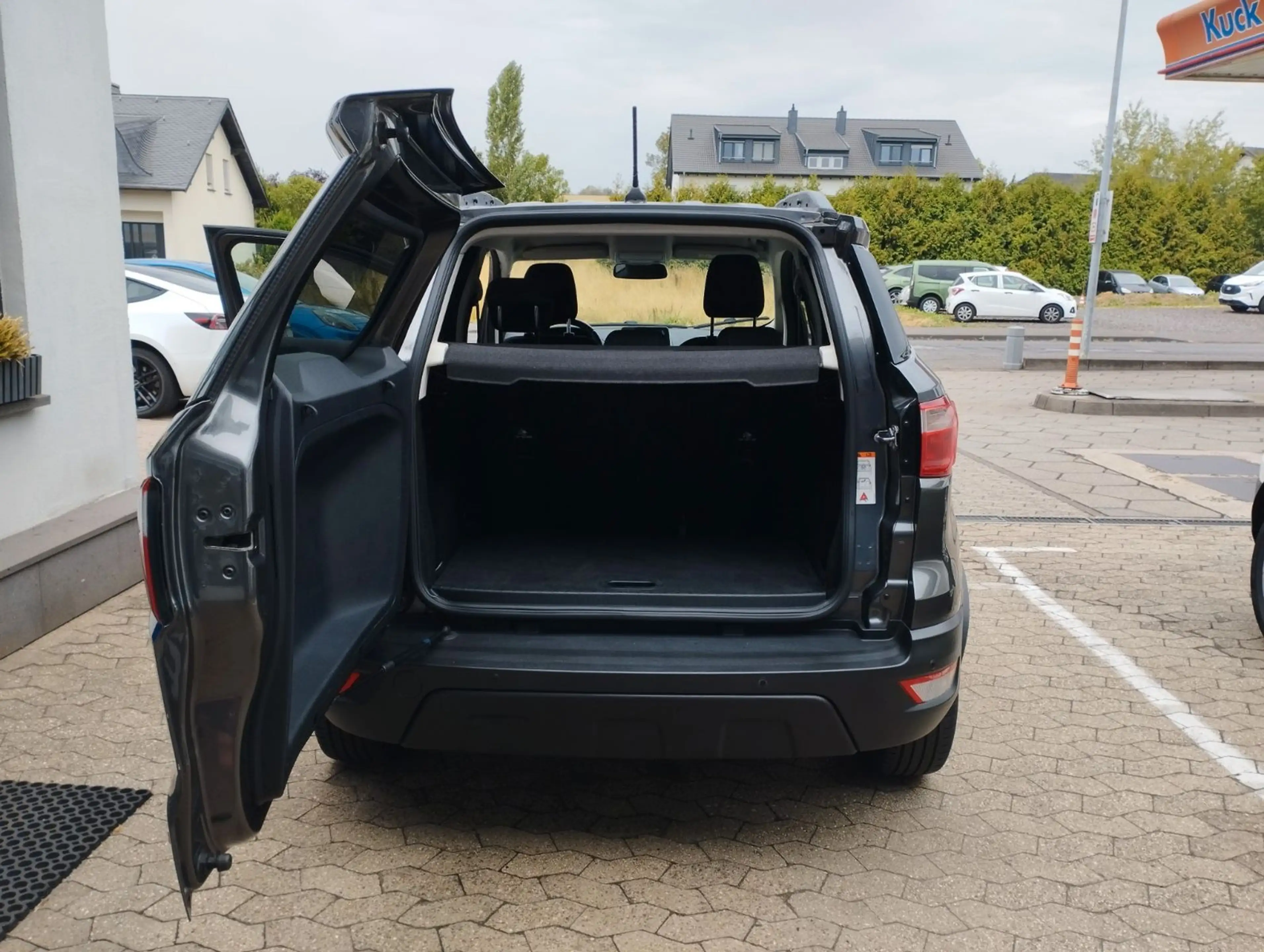 Ford EcoSport Cool & Connect aus 1ter Hand — photo 11