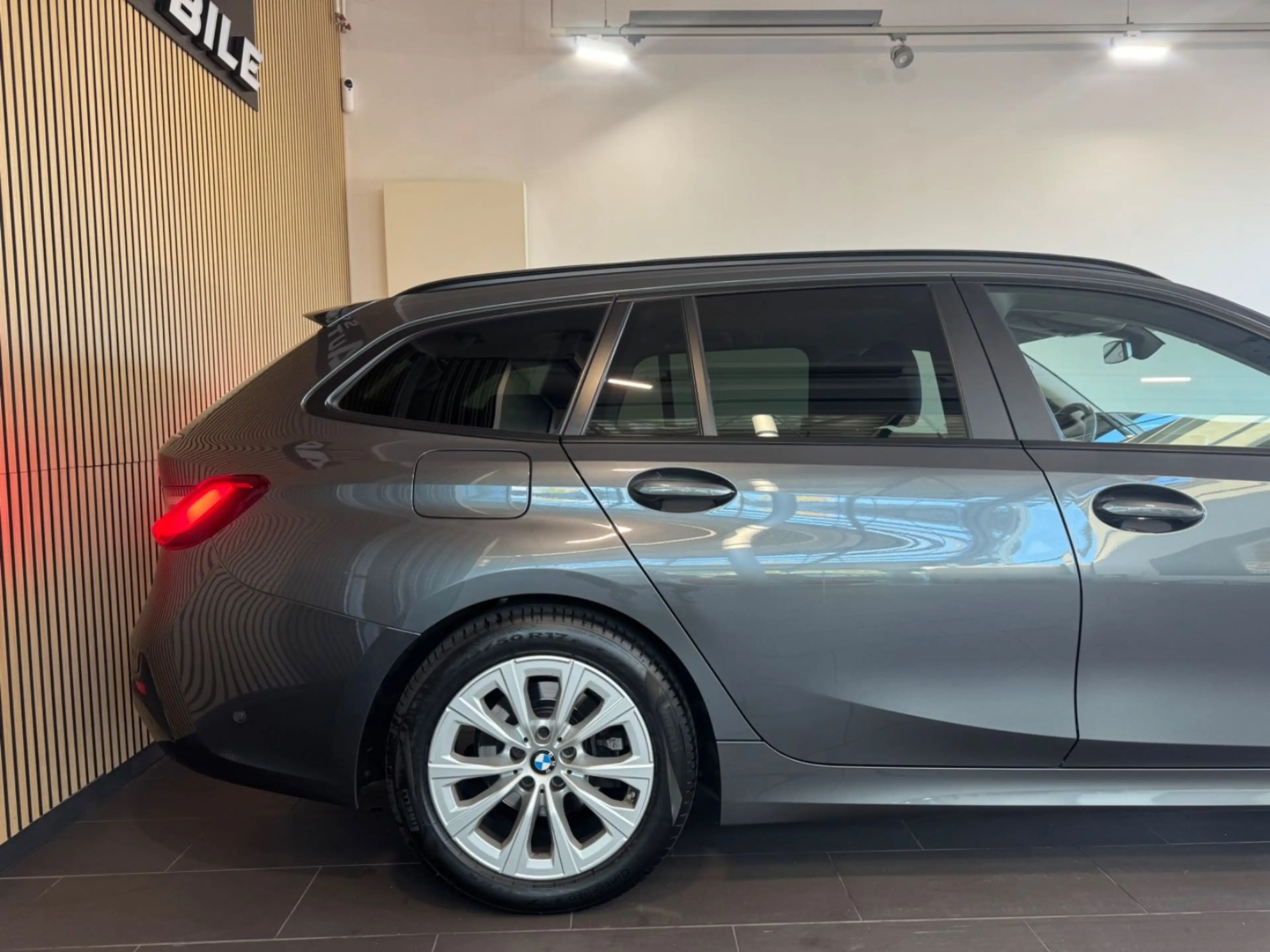 BMW 320 d Tou. Advantage 360°KAMERA/HUD/HIFI/LED/TEMP — photo 6