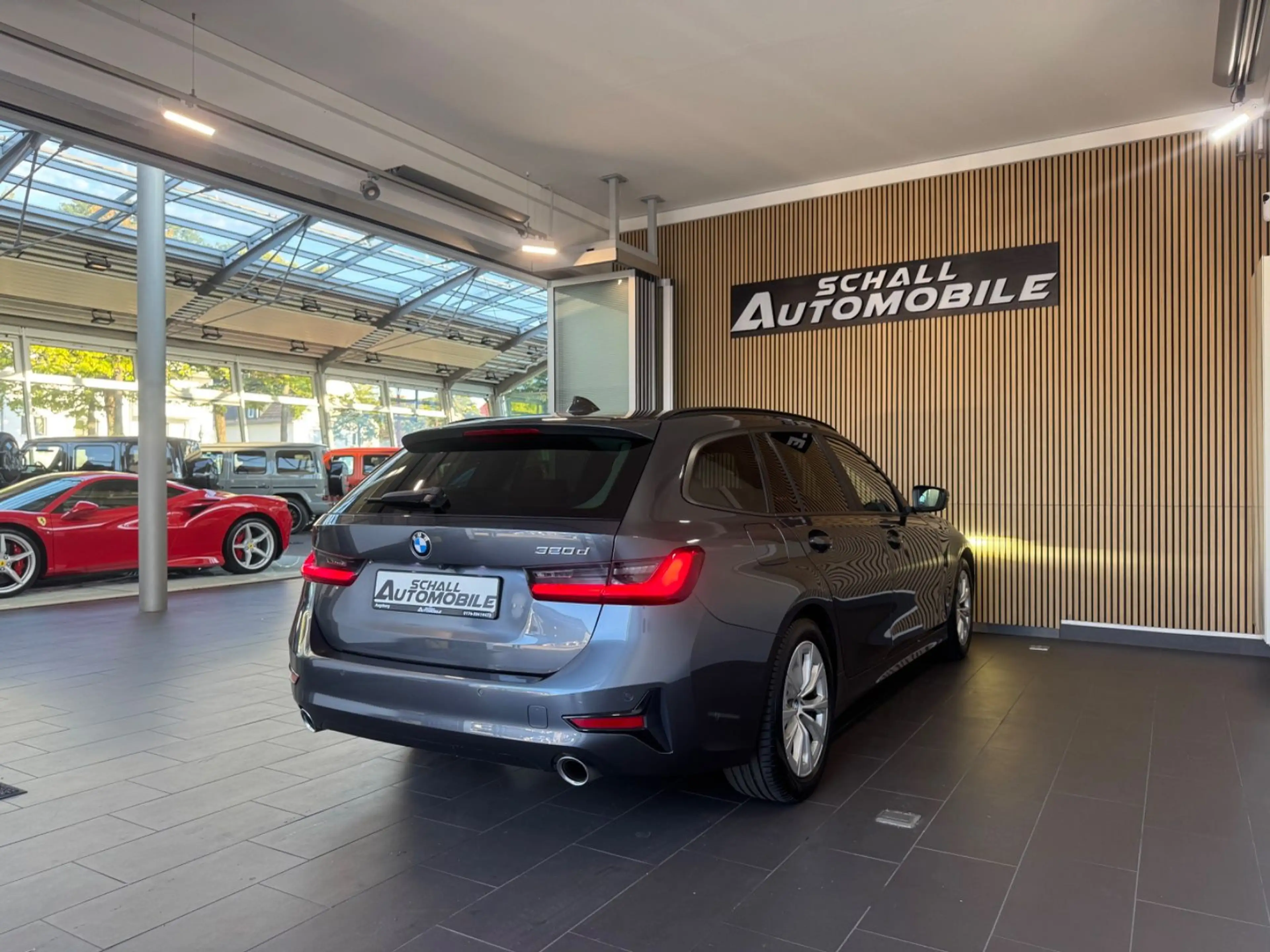 BMW 320 d Tou. Advantage 360°KAMERA/HUD/HIFI/LED/TEMP — photo 10