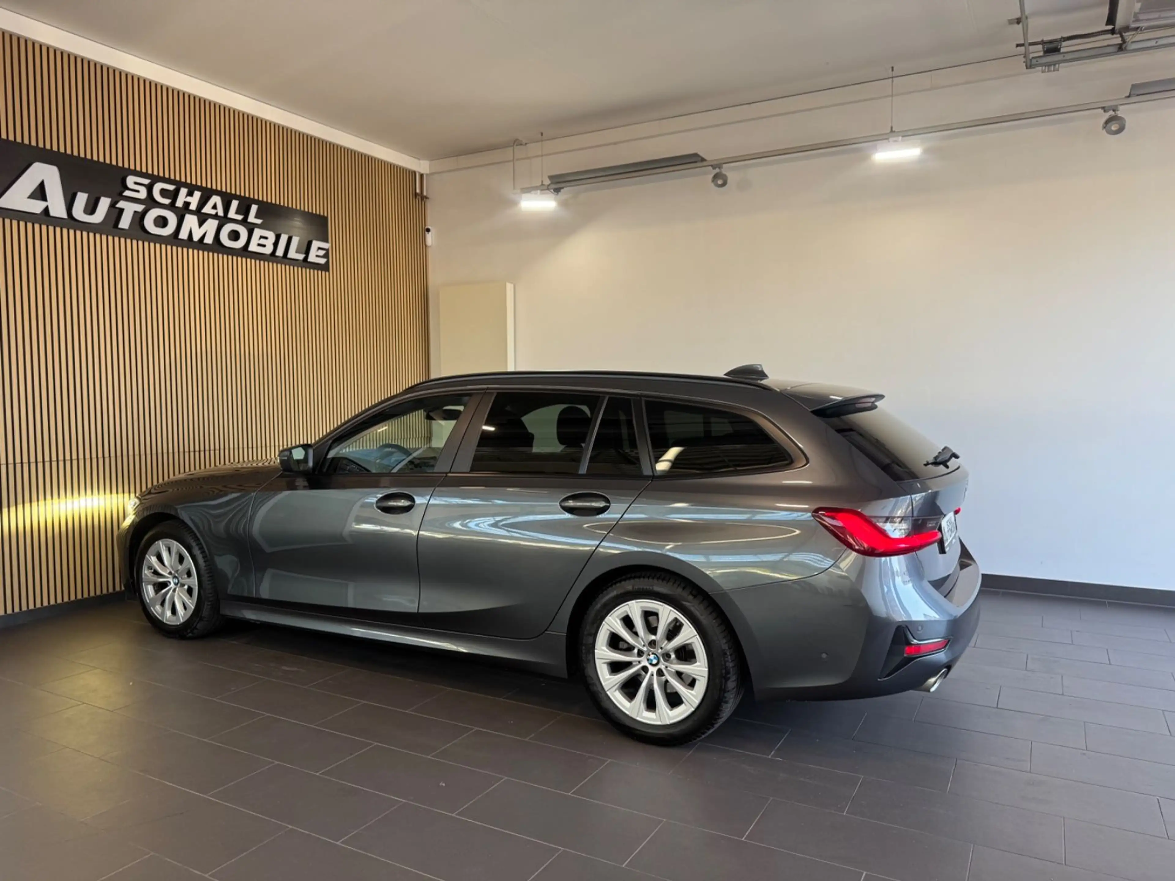BMW 320 d Tou. Advantage 360°KAMERA/HUD/HIFI/LED/TEMP — photo 7