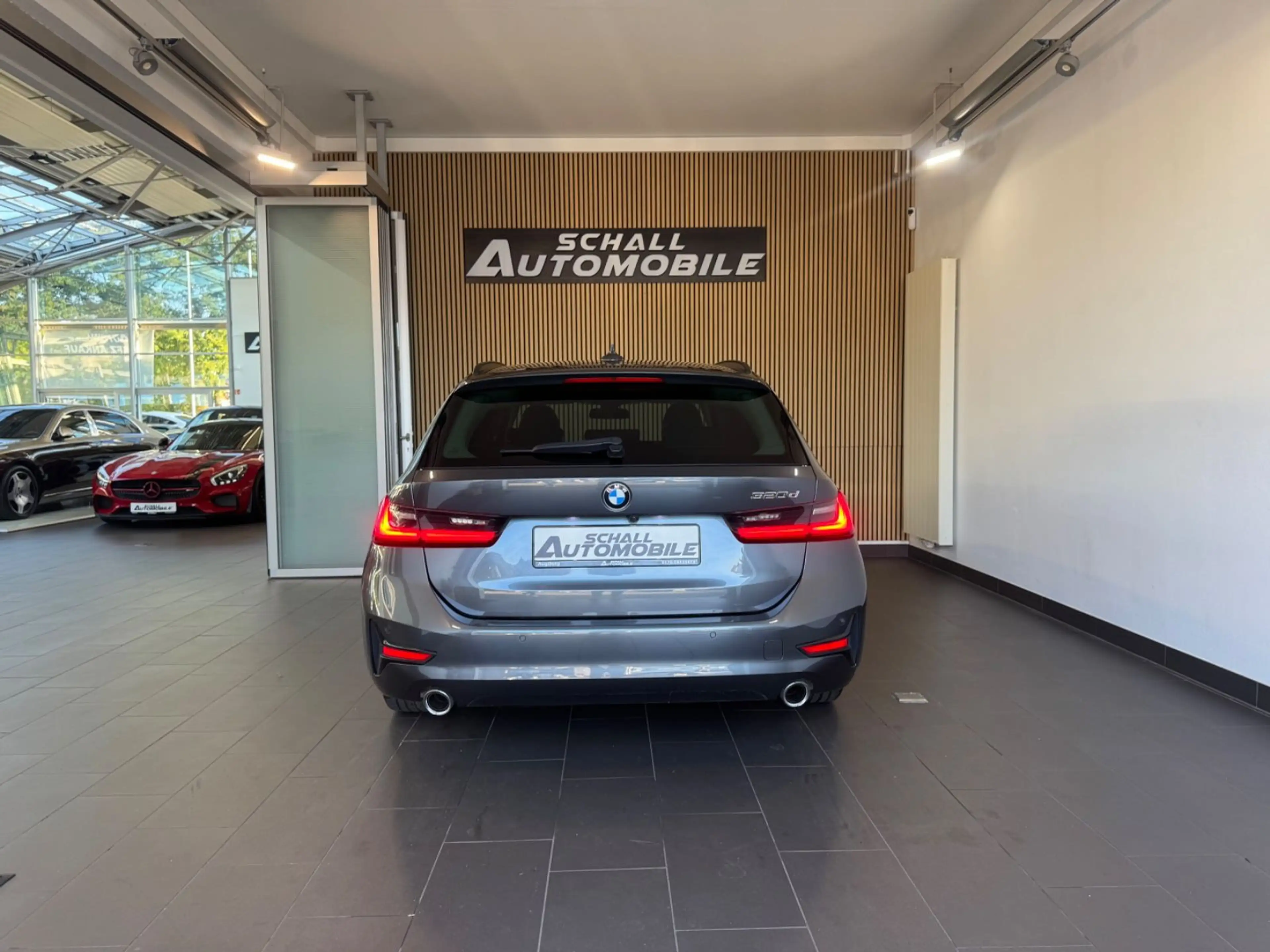 BMW 320 d Tou. Advantage 360°KAMERA/HUD/HIFI/LED/TEMP — photo 9