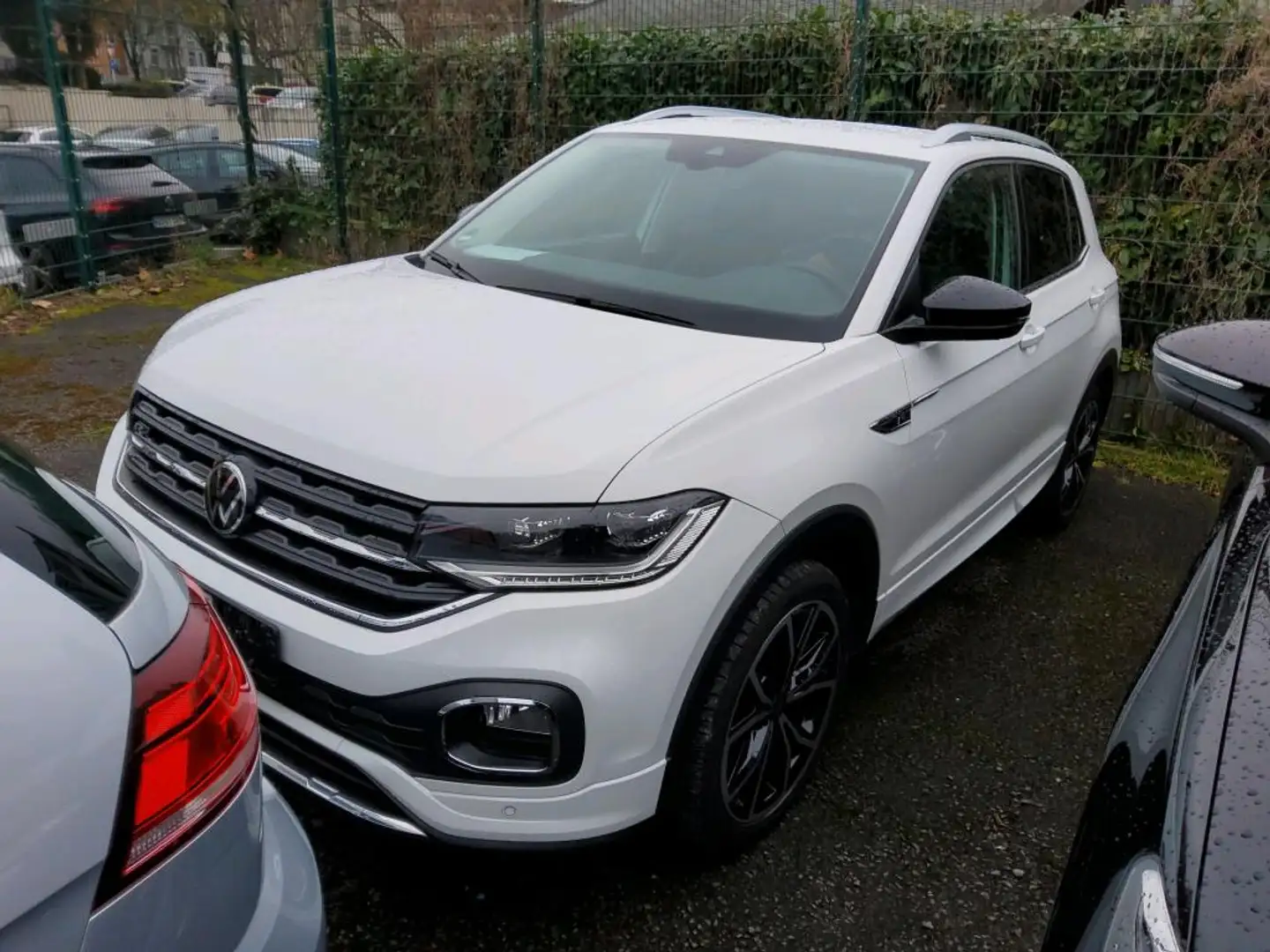 Volkswagen T-Cross R-Line 1.0 TSI DSG NAVI KAMERA LED ACC ALU APS SITZHEIZUNG CLIMATRONIC Weiß - 1