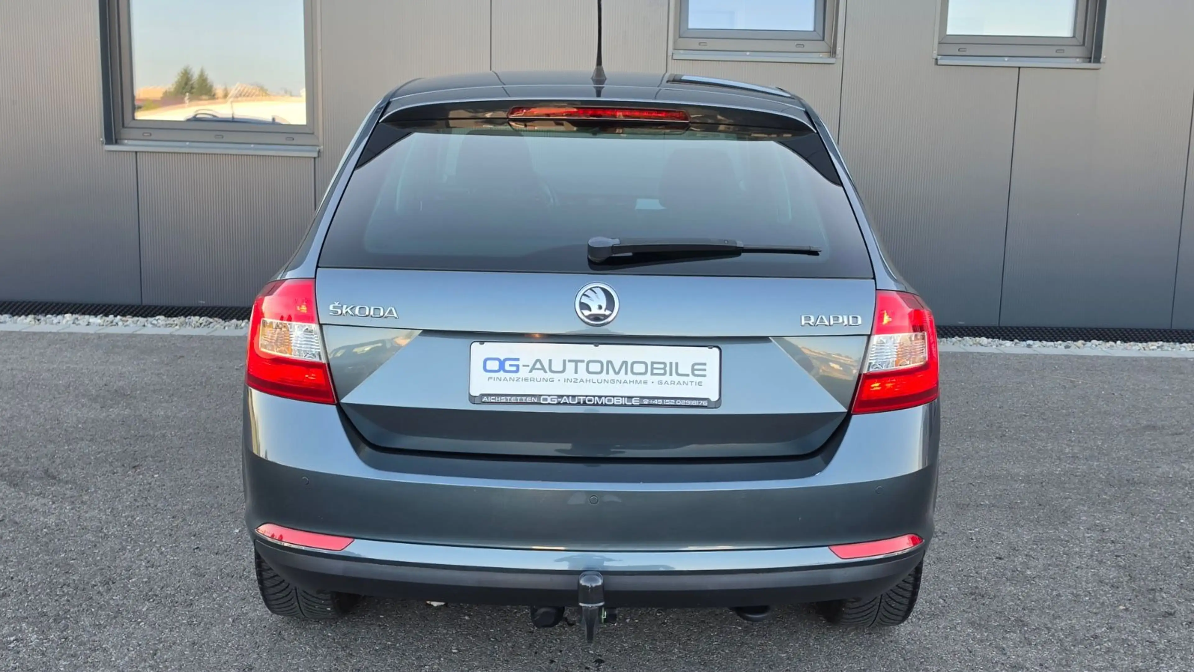 Skoda Rapid/Spaceback Spaceback 1.2 TSI AHK SHZ PDC Tempomat — photo 5