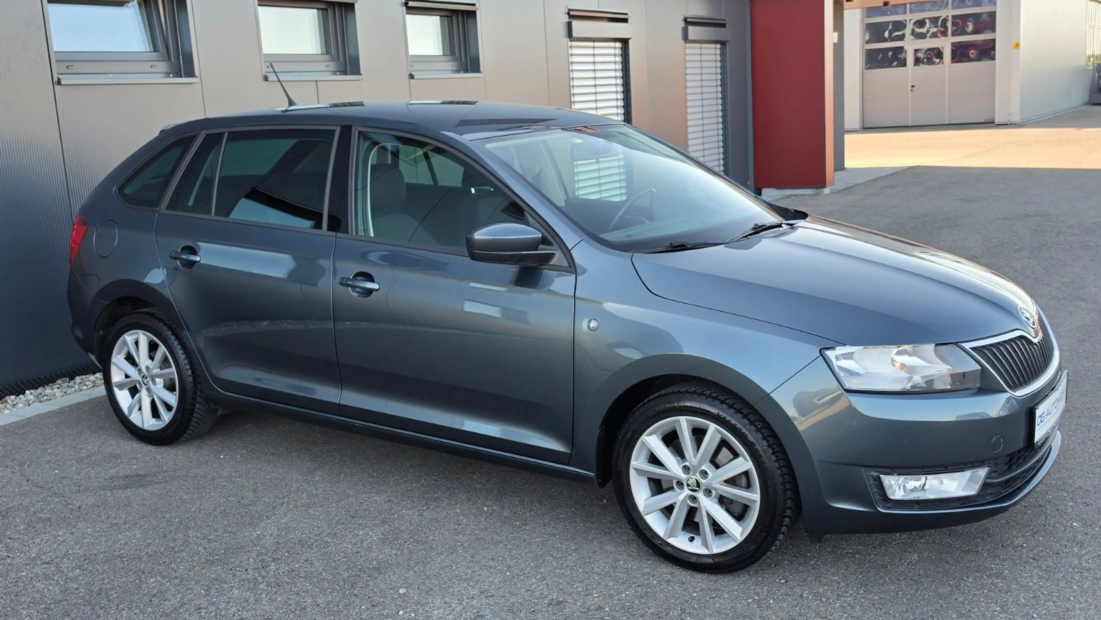 Skoda Rapid/Spaceback Spaceback 1.2 TSI AHK SHZ PDC Tempomat — photo 8
