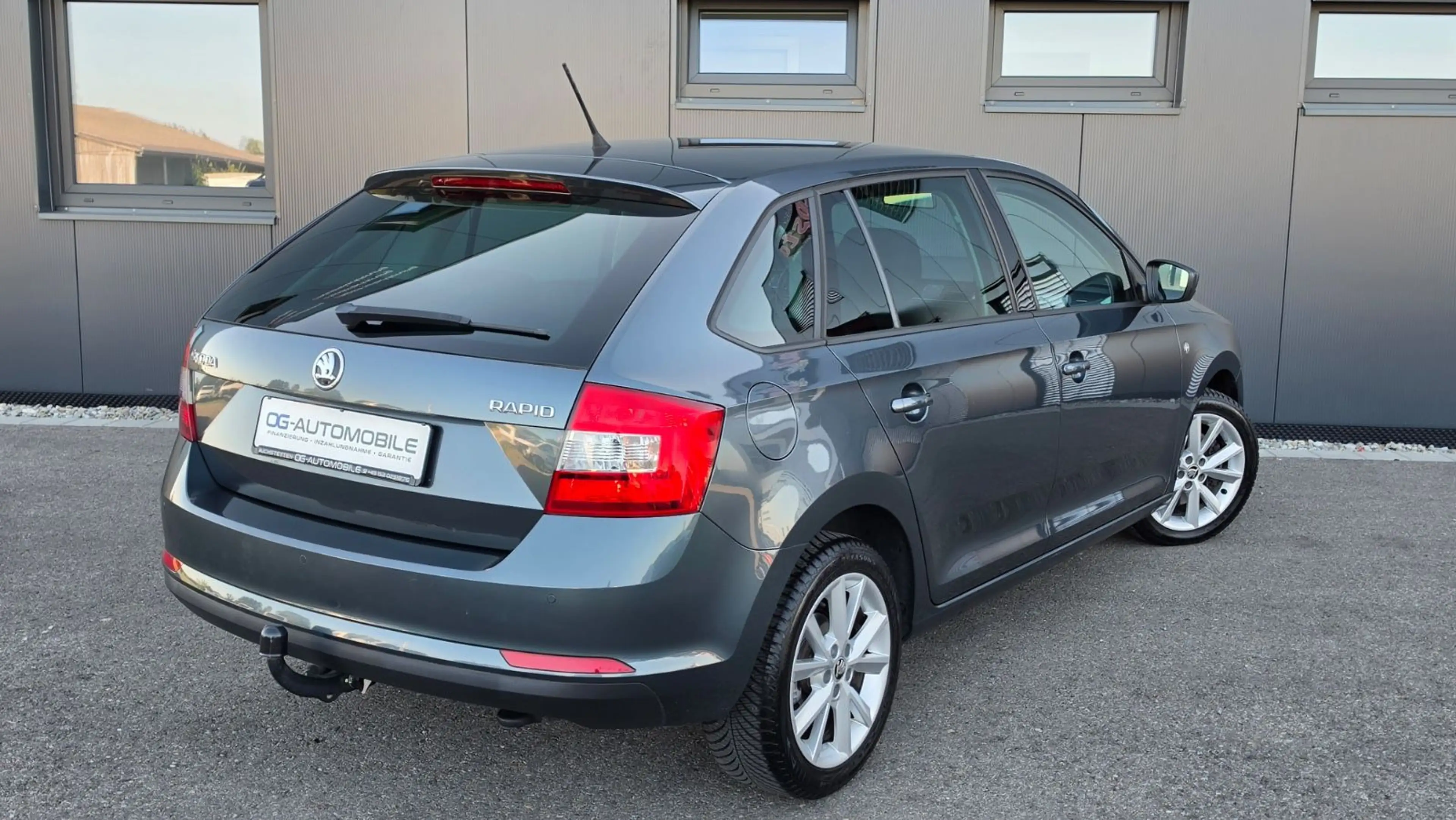 Skoda Rapid/Spaceback Spaceback 1.2 TSI AHK SHZ PDC Tempomat — photo 7