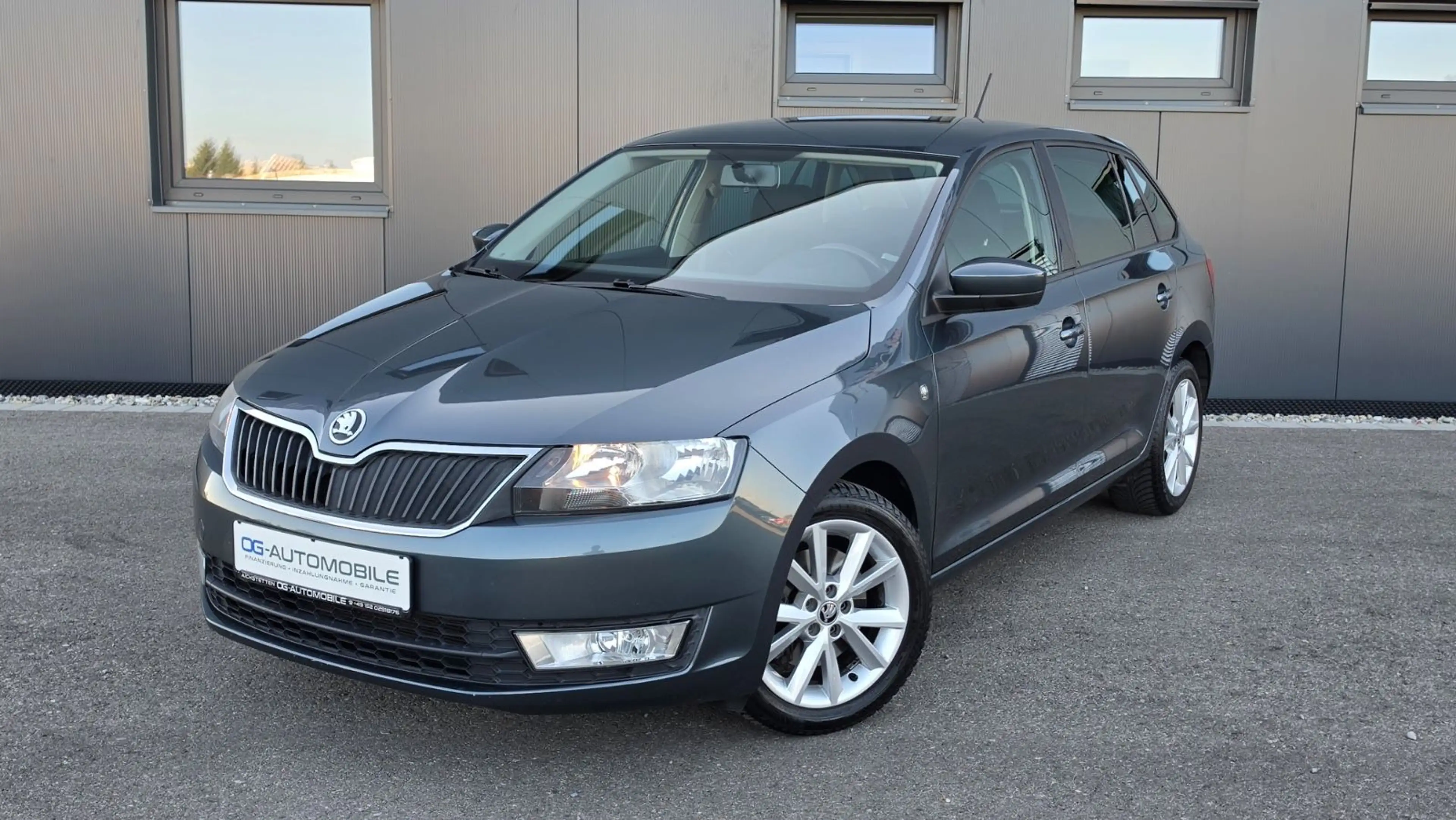 Skoda Rapid/Spaceback Spaceback 1.2 TSI AHK SHZ PDC Tempomat
