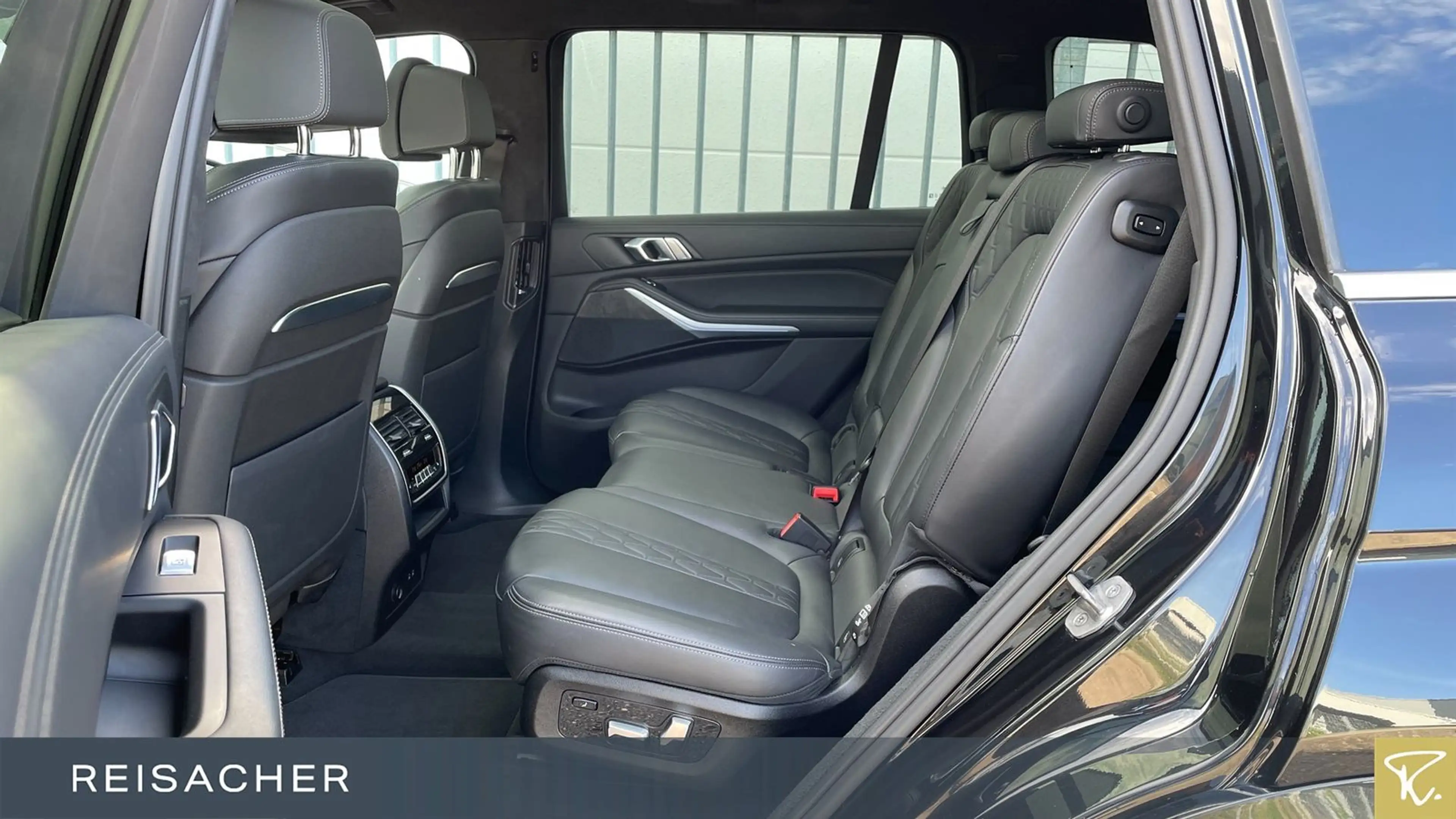 BMW X7 xDrive40d A M-Sport,SkyLou,AHK,Pano,Leder,A — photo 8