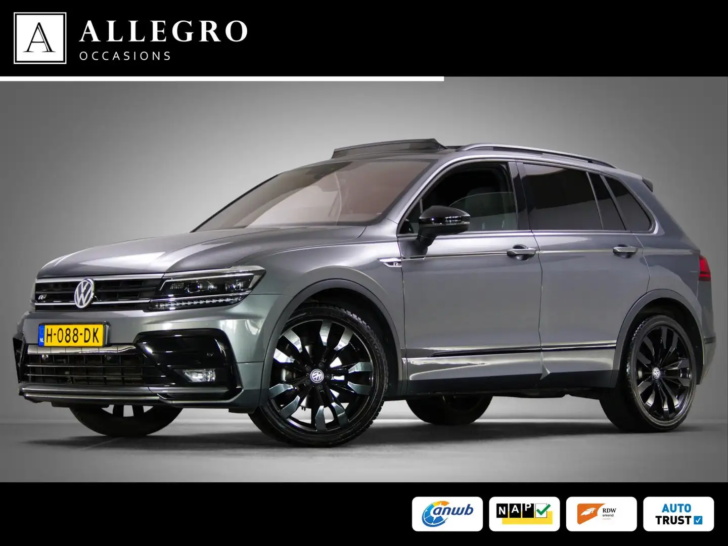 Volkswagen Tiguan 1.5 TSI ACT Highline Business R (PANORAMADAK, STOE Grijs - 1