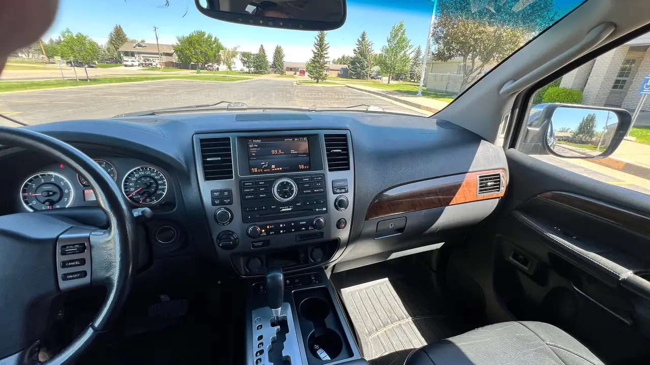 Nissan Armada снимка Nissan Armada