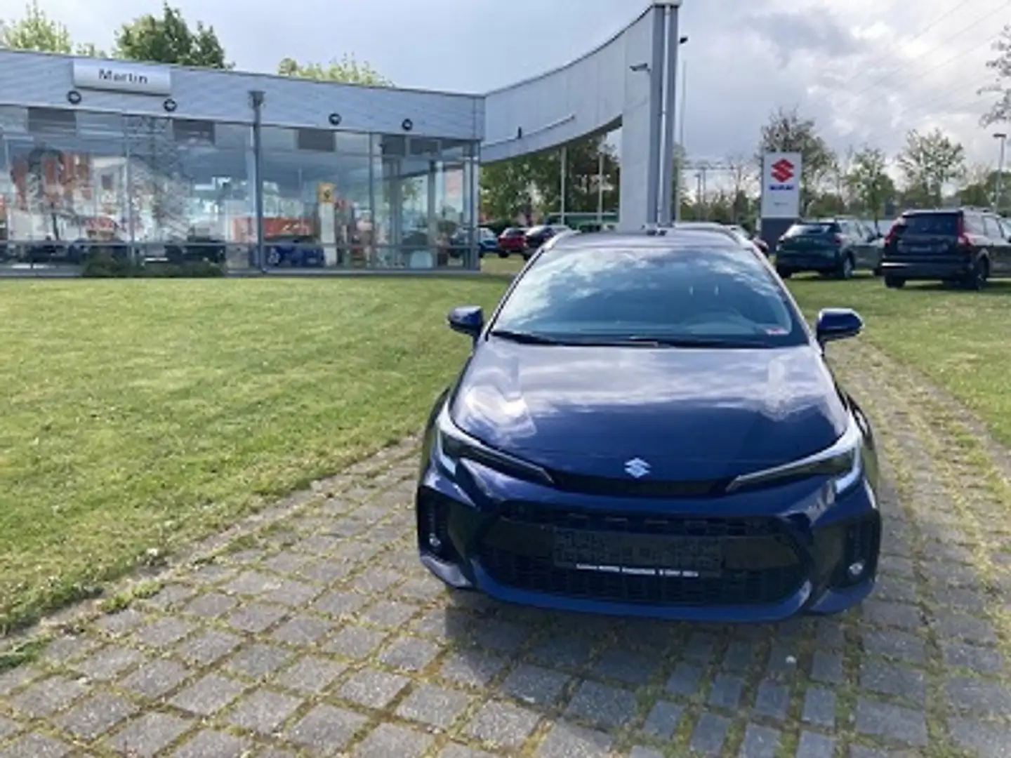 Suzuki Swace Comfort+ CVT Hybrid Blau - 2