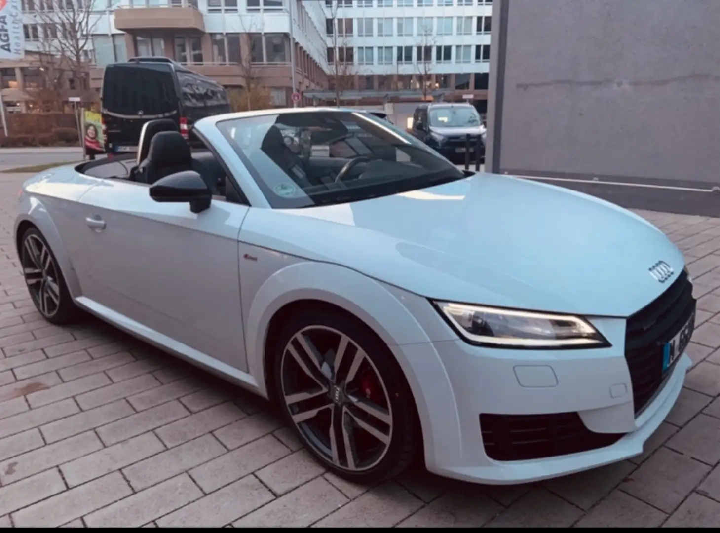 Audi TT Roadster 2.0 tfsi S line quattro s-tronic Weiß - 1