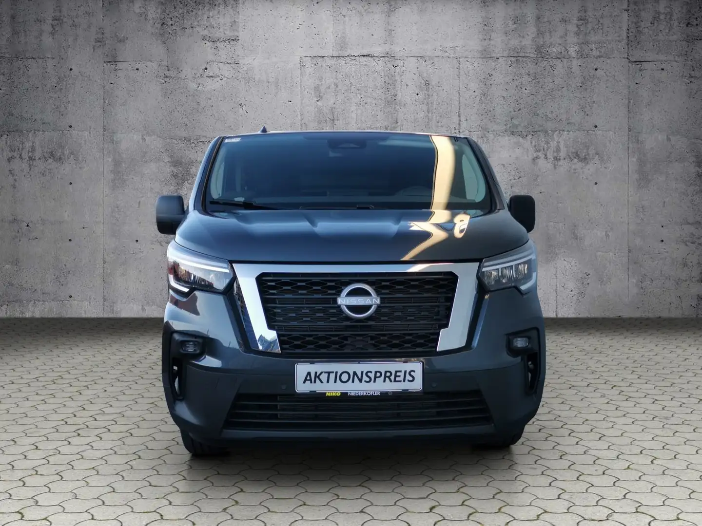 Nissan Primastar Kombi L1H1 dCi 170 8Sitzer Tekna Automatik Grau - 2