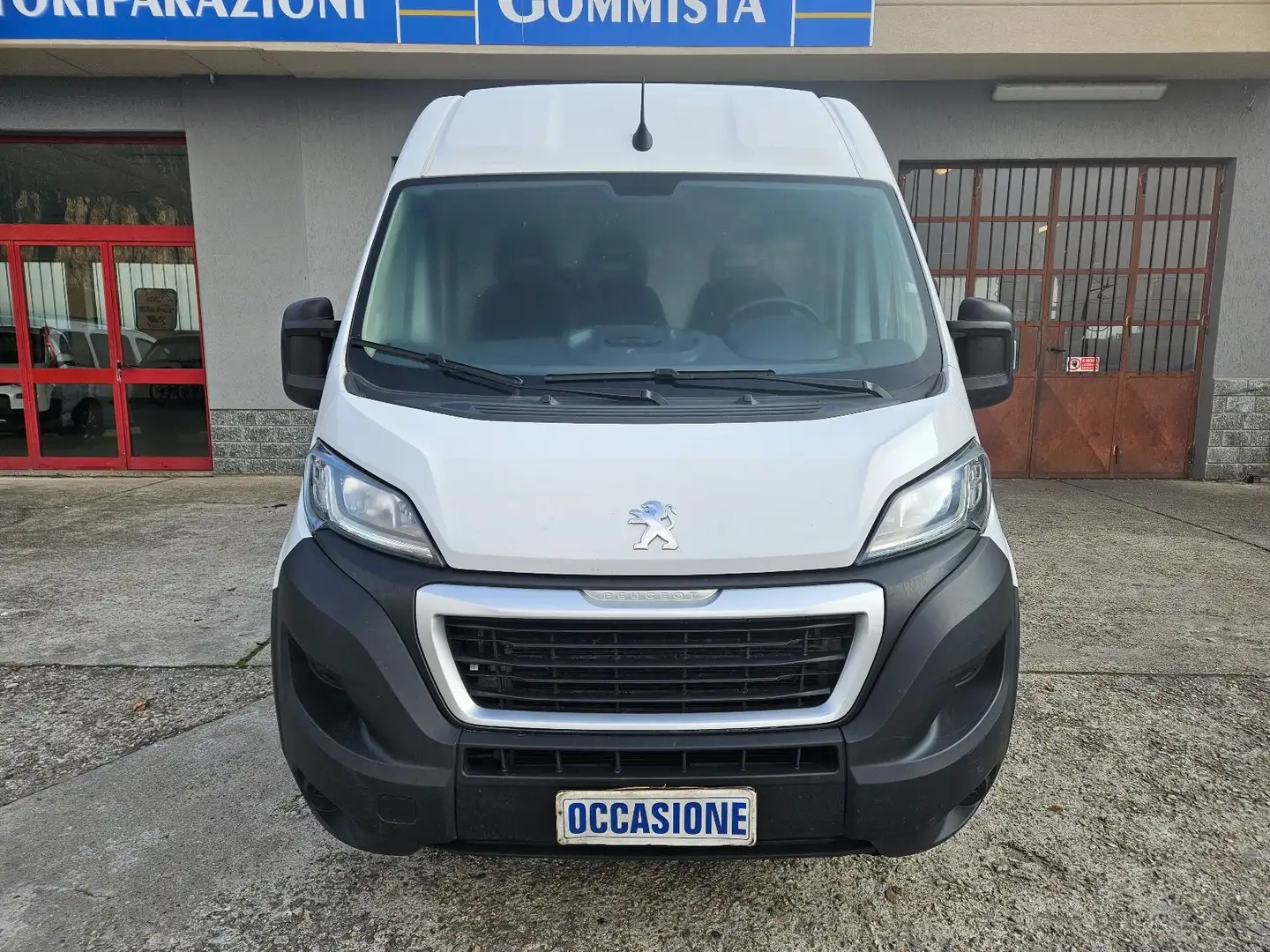 Peugeot Boxer 333 L2H2 2.2 BLUEHDI 120CV Blanco - 2