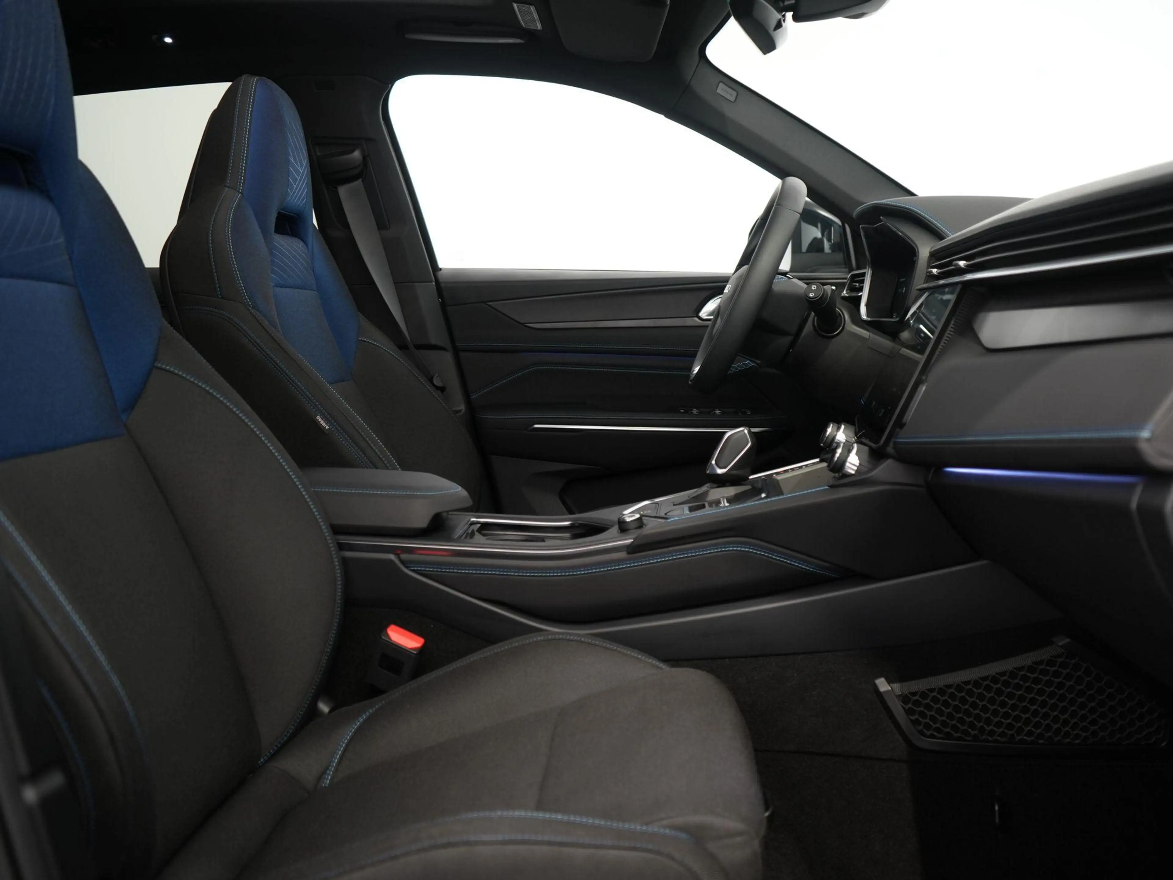 Lynk & Co 01 1.5 | Zwarte hemel | Pano | ACC | 360 Camera | Car — photo 4