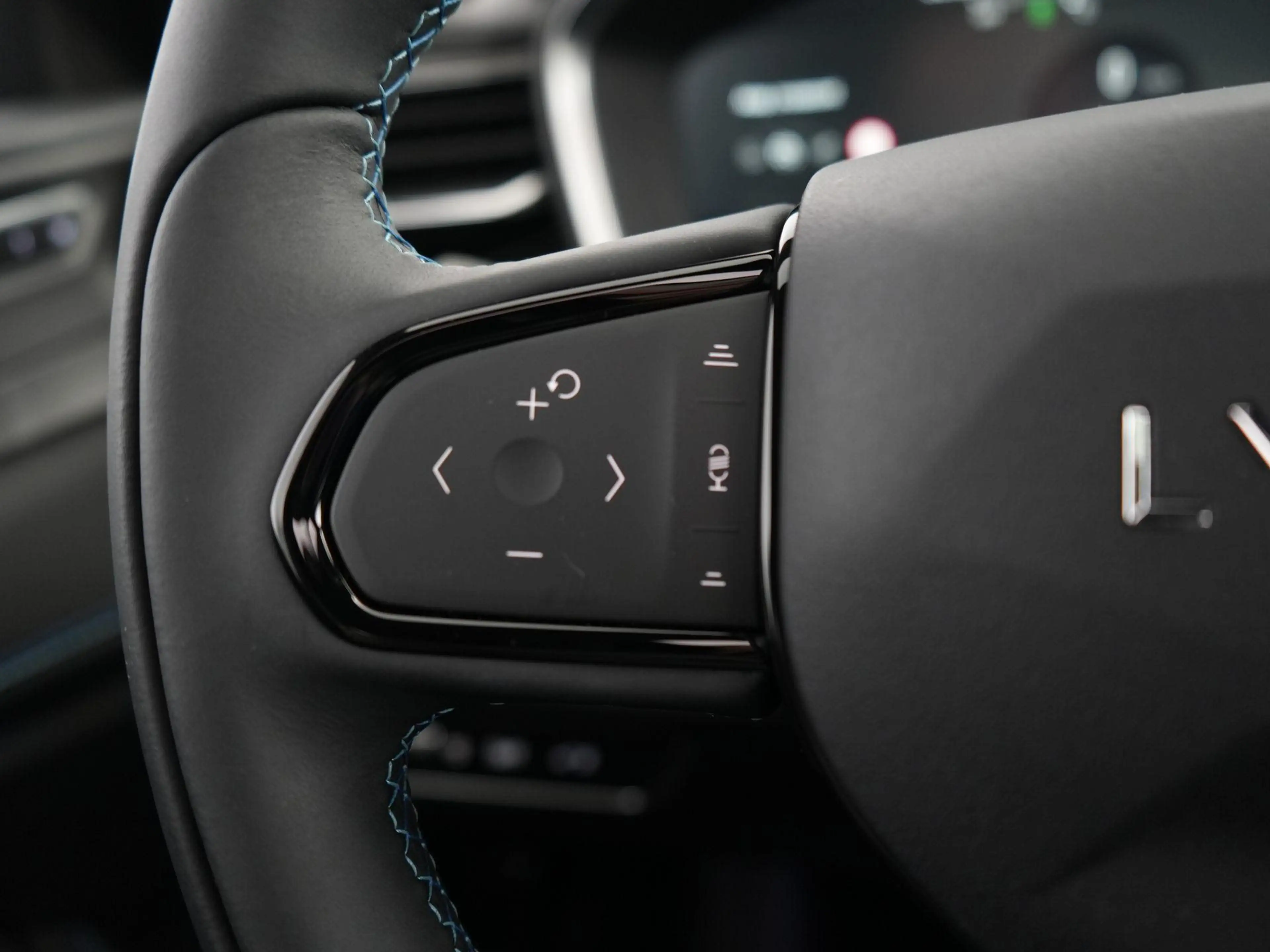 Lynk & Co 01 1.5 | Zwarte hemel | Pano | ACC | 360 Camera | Car — photo 18