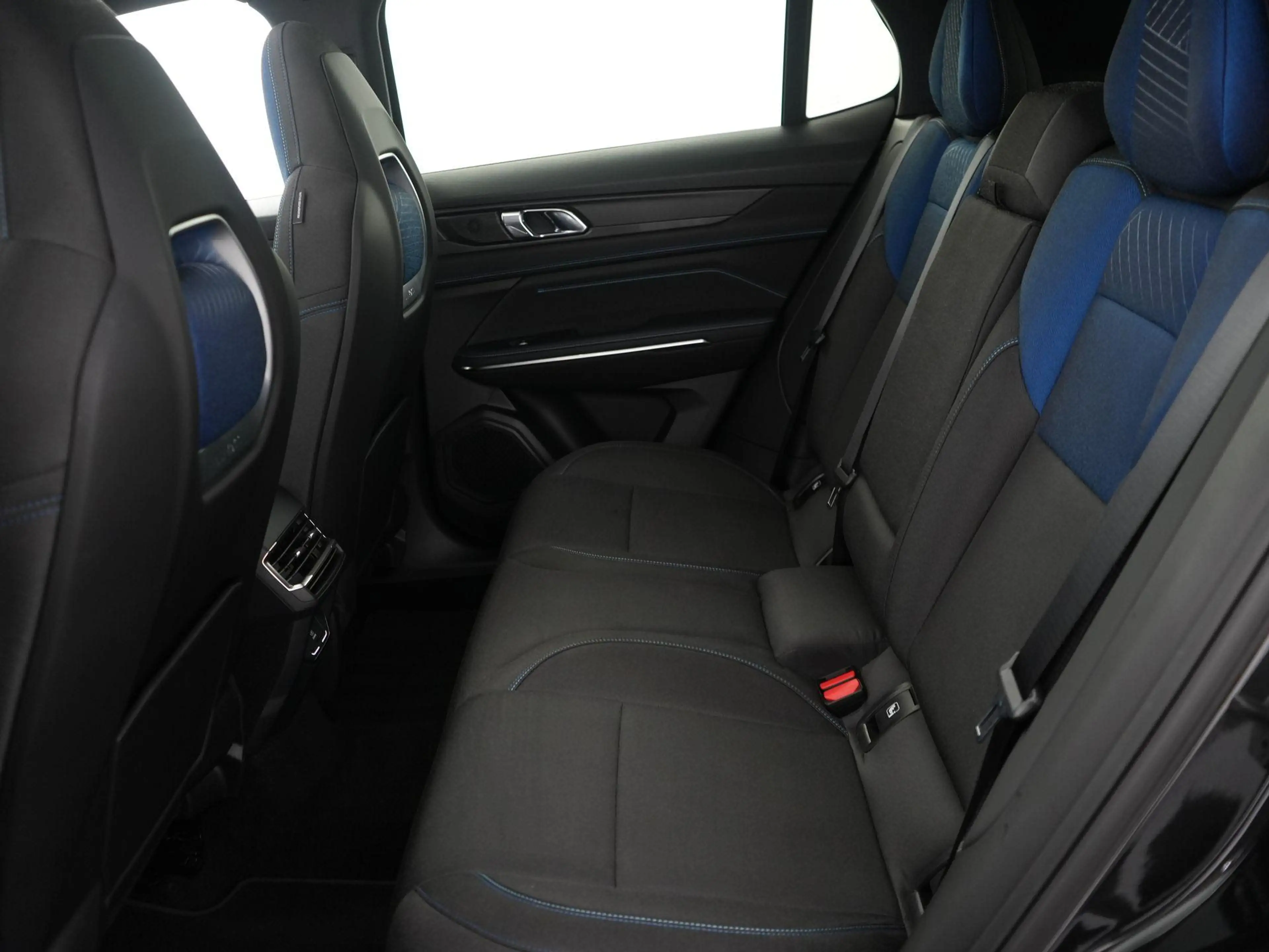 Lynk & Co 01 1.5 | Zwarte hemel | Pano | ACC | 360 Camera | Car — photo 28