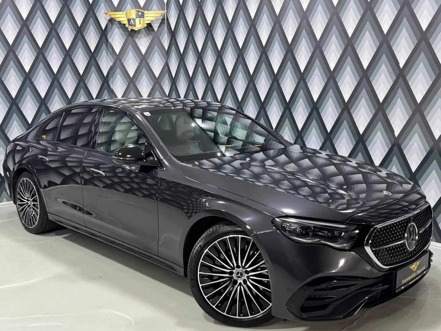 Mercedes-Benz E 300 e (W214) // AMG LINE PREMIUM // DIGITAL LIGHT // Grey - 1