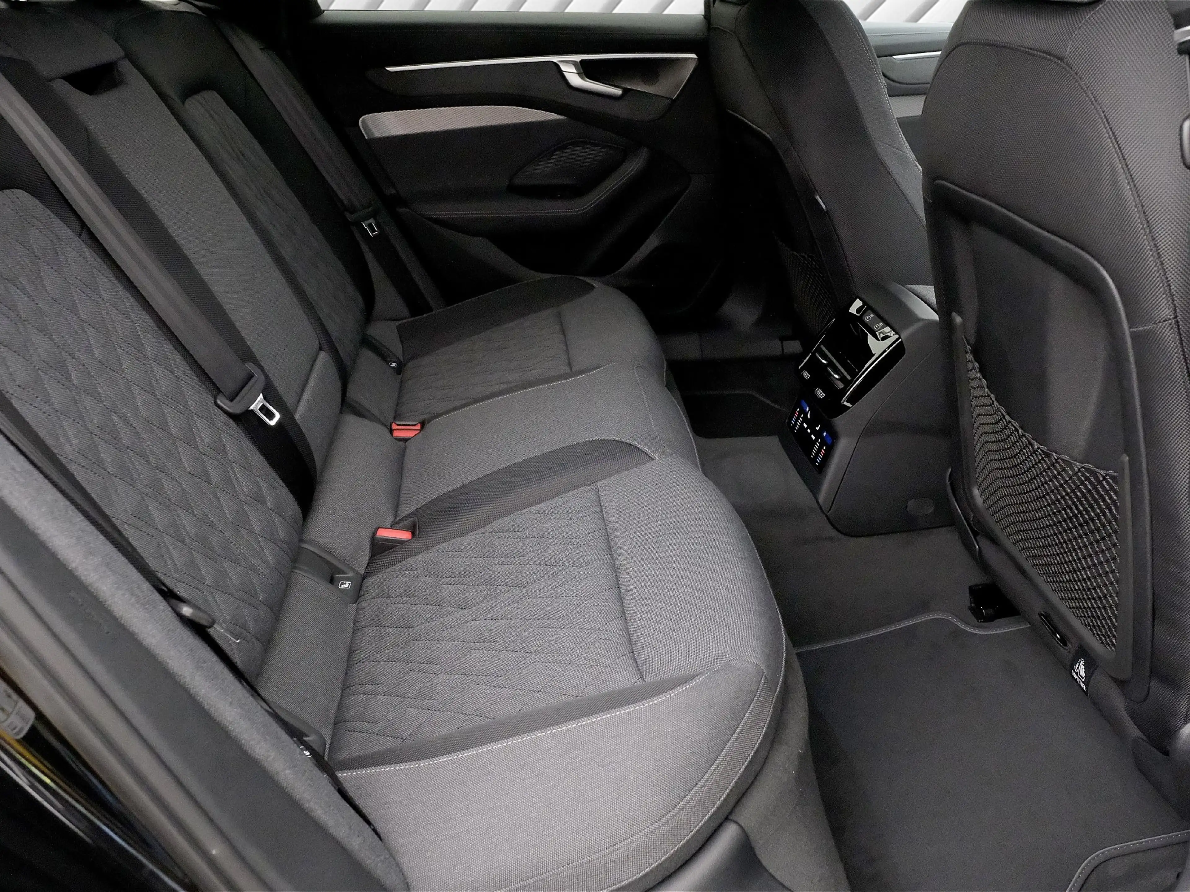 Audi A6 allroad 2.0 270 kW TFSI e-hybrid quattro — photo 12