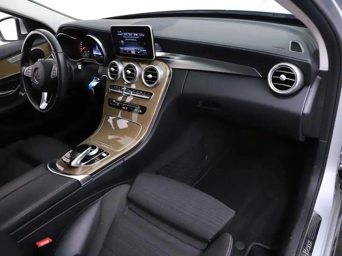 Mercedes-Benz C 180 Premium Plus Aut. | Stoelverwarmd | Dodehoek | Led Grijs - 2