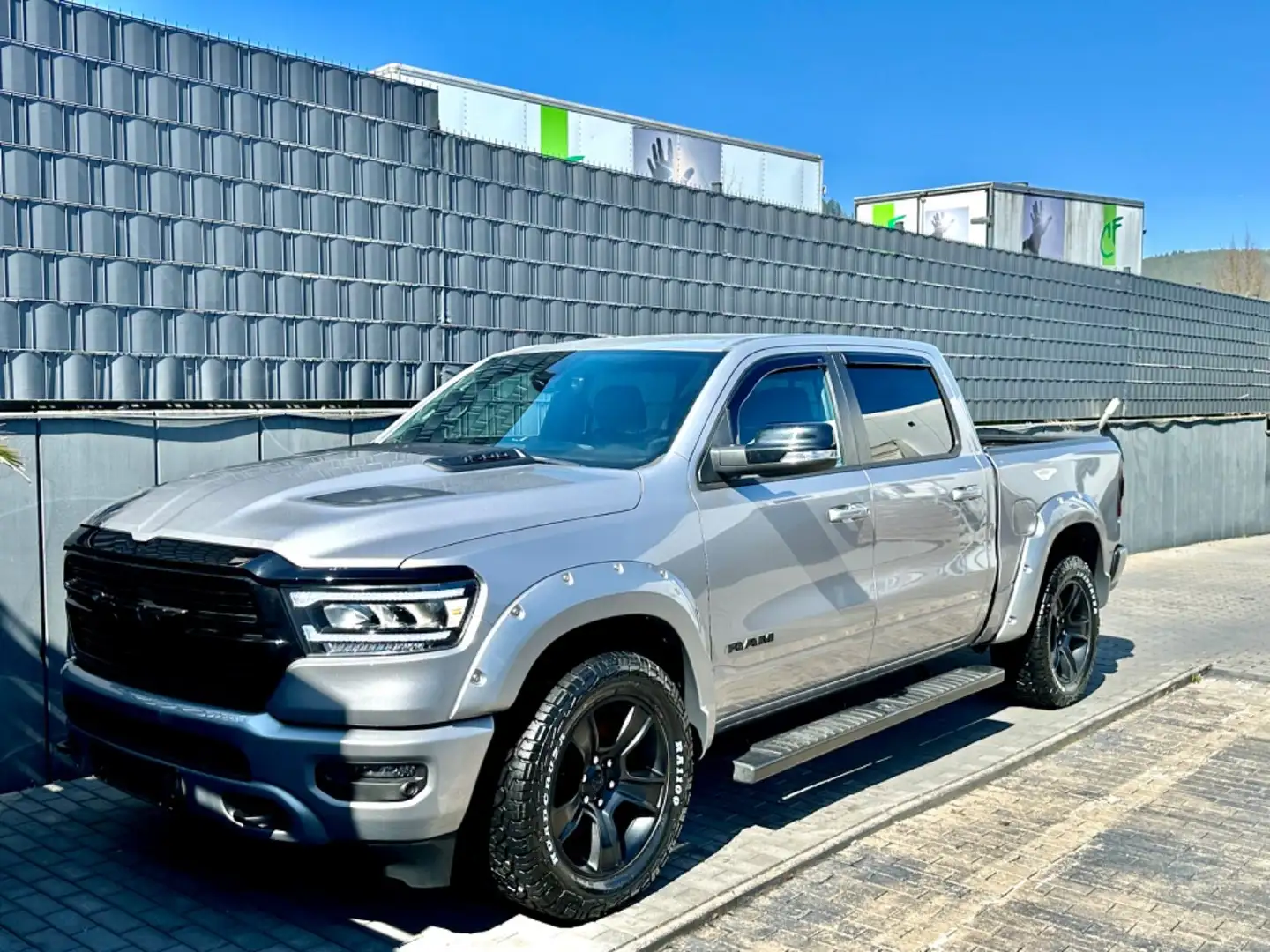 Dodge RAM 5,7 V8 HEMI-WIDEBODY/EXTREM/12 ZOLL  RADIO Silber - 2