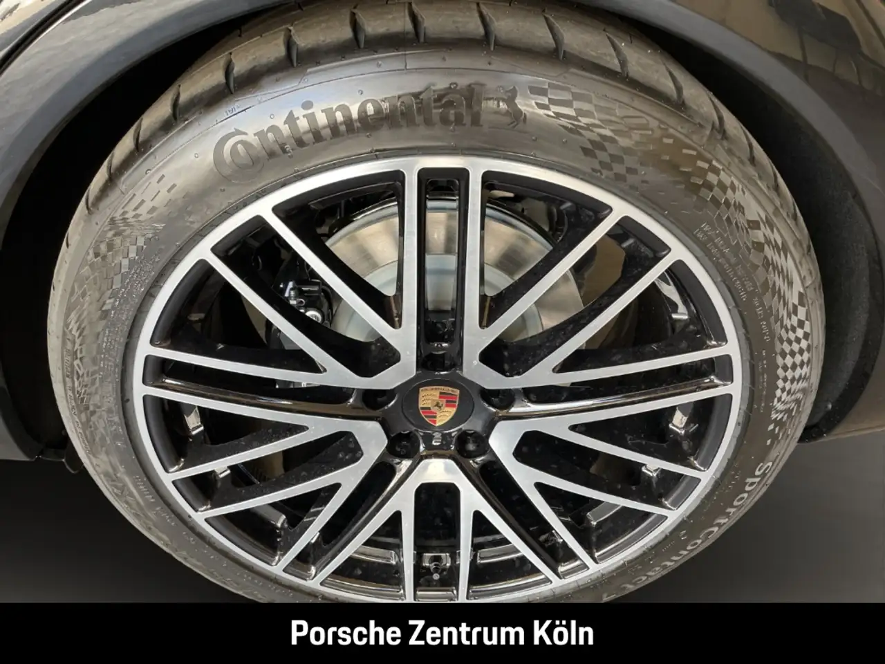 Porsche Cayenne E-Hybrid Coupe InnoDrive LED-Matrix BOSE 11