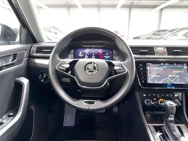Skoda Superb view 10