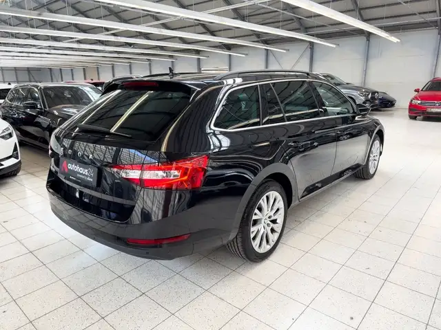 Skoda Superb view 5