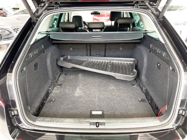Skoda Superb view 6