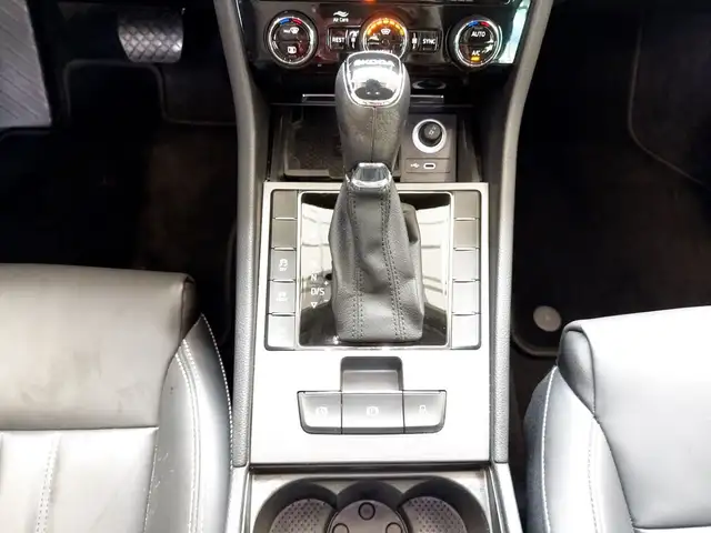 Skoda Superb view 13