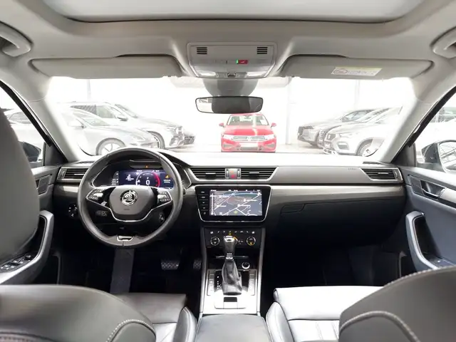 Skoda Superb view 9