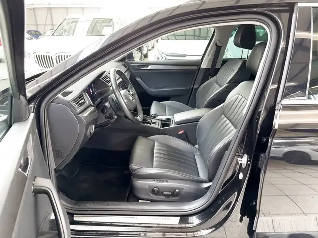 Skoda Superb view 8