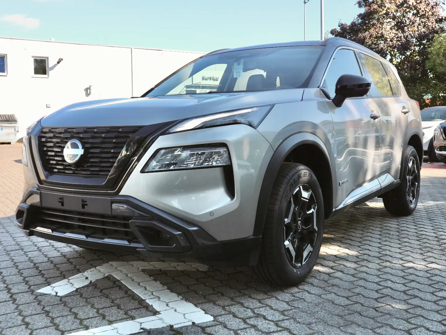 Nissan X-Trail N-TREK 1.5 VC-T e-4ORCE 4x4 Winterräder Argent - 2