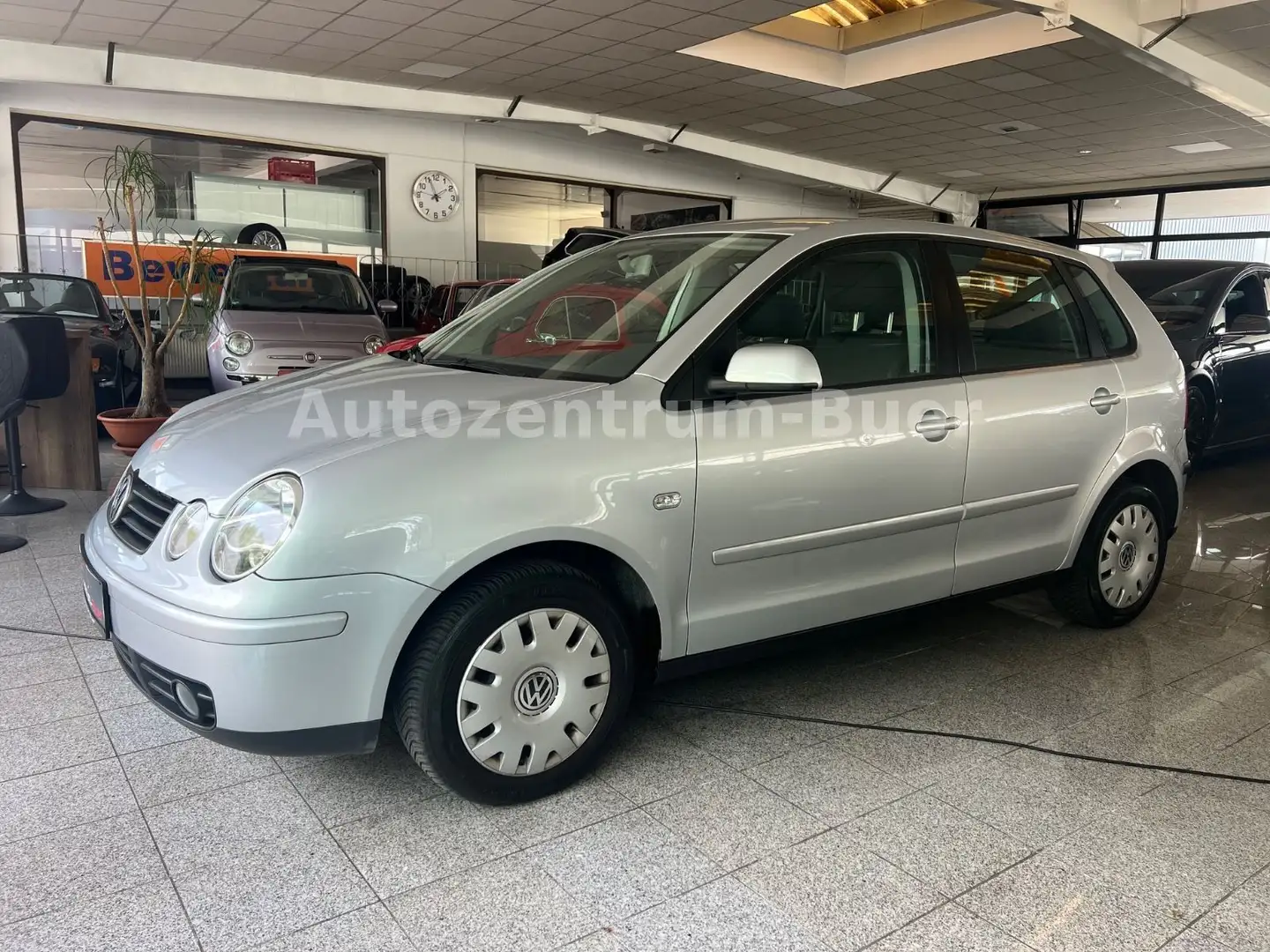 Volkswagen Polo Limousine 1.4 Automatik Klima/ TÜV 07.2027 Plateado - 2