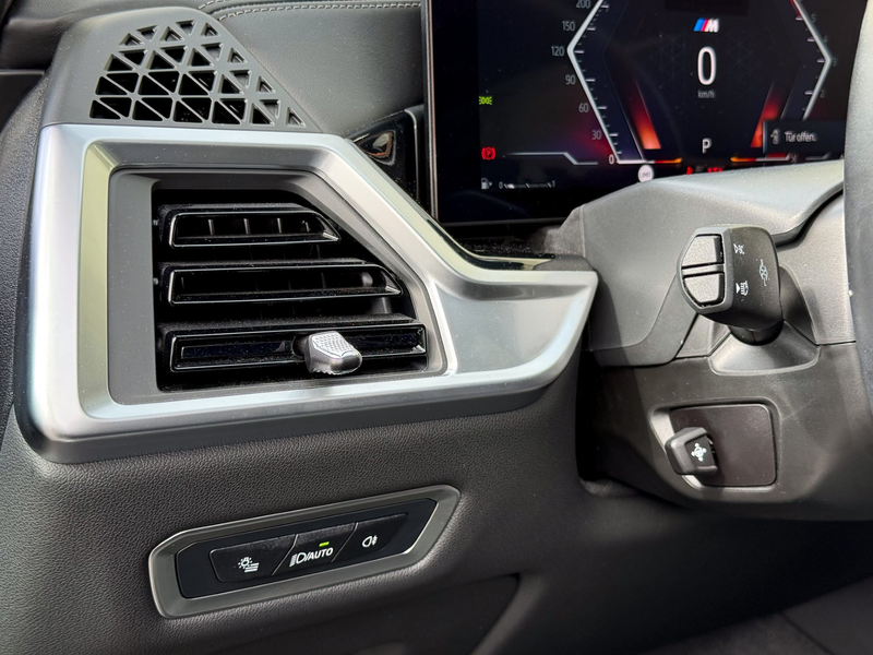 BMW X7 xDrive40d — photo 11
