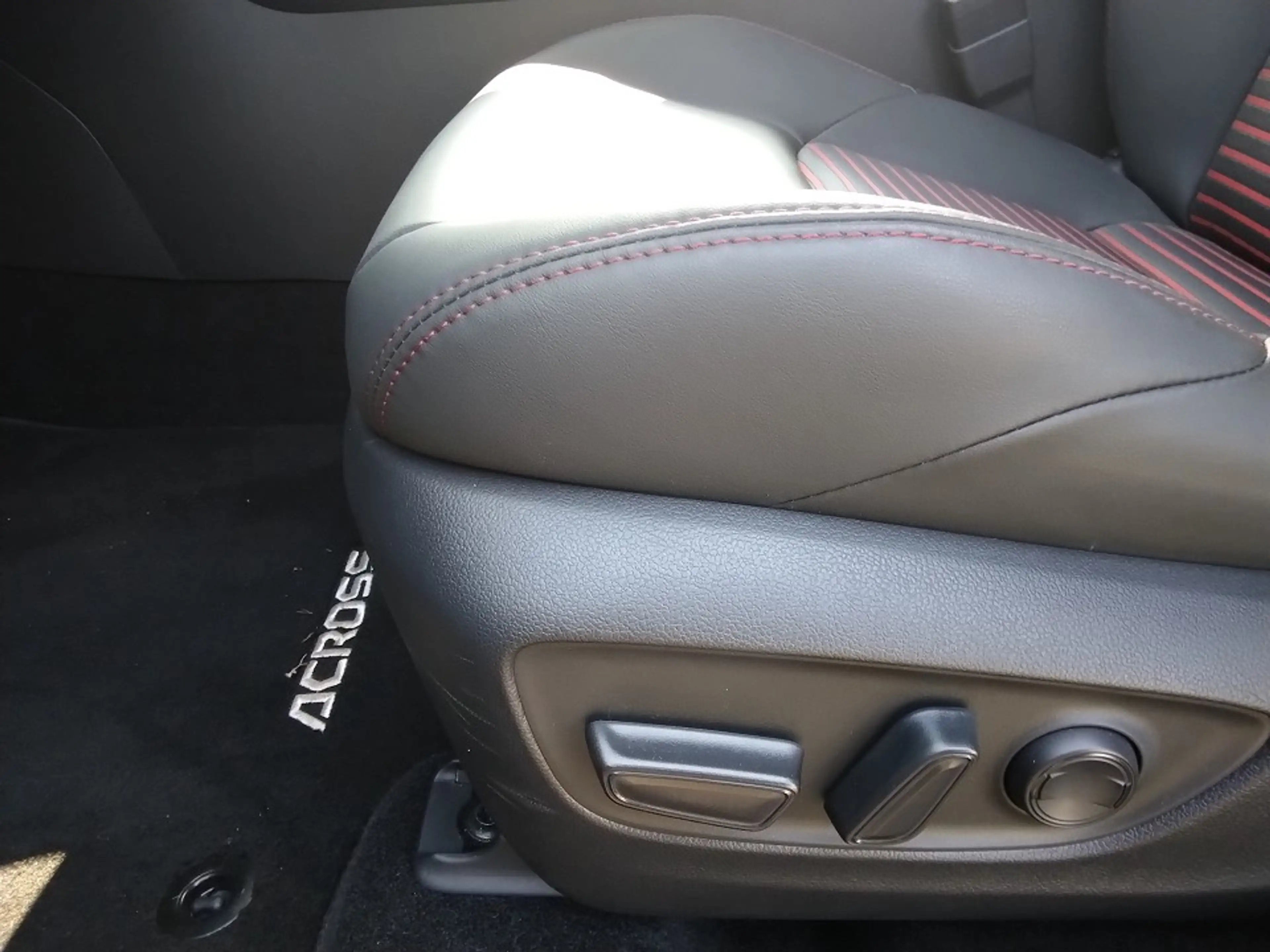 Suzuki Across PLUG-IN HYBRID Comfort+ — photo 13